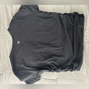 Black lululemon t-shirt with scrunched sides size 0